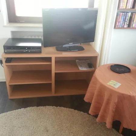 Apartment Aida *